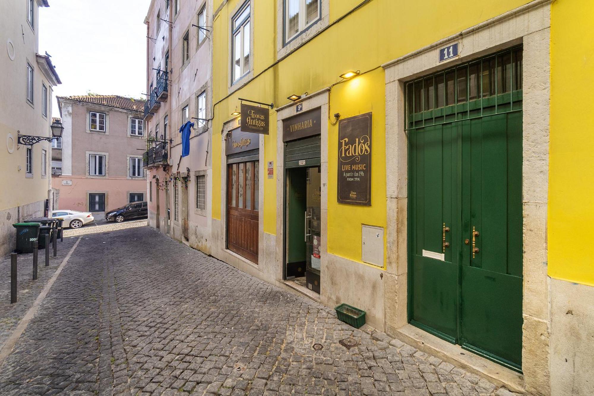 Whome Modern Retreat In Vibrant Bairro Alto Lisbon Bagian luar foto